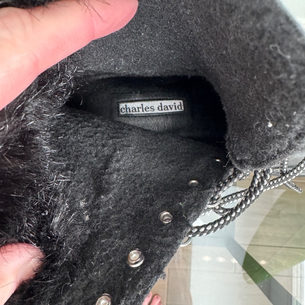 CHARLES DAVID Leather Black Combat Boots Faux Fur Trim Size 8 - Picture 13 of 14